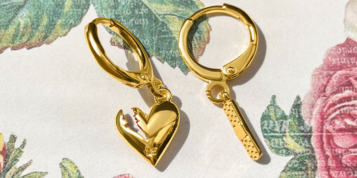 What Are Huggie Earrings and How to Wear Them